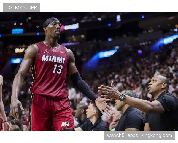 阿德巴约篮下结束战斗,热火霸气收官