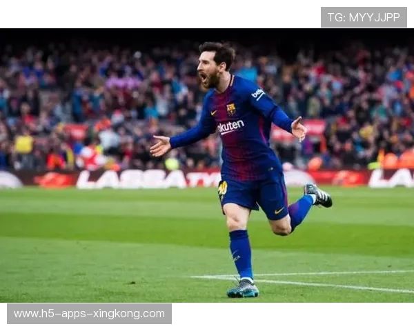 巴萨梅西任意球弧线入网，诺坎普爆发欢呼